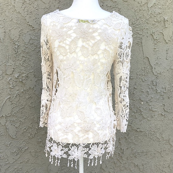 Finn & Clover Open Lace Embroidered Top, Medium - Picture 3 of 7